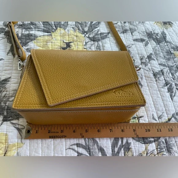 Mara’s Cross body bag in mustard /yellow leather - Picture 9 of 14